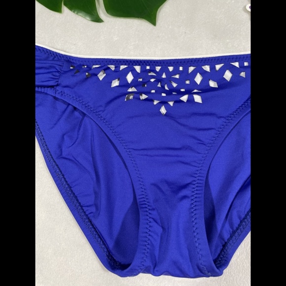 NWT $52 BECCA Laser Cut Out Bikini Bottom in‎ Sapphire [SZ Medium ] - Picture 6 of 12
